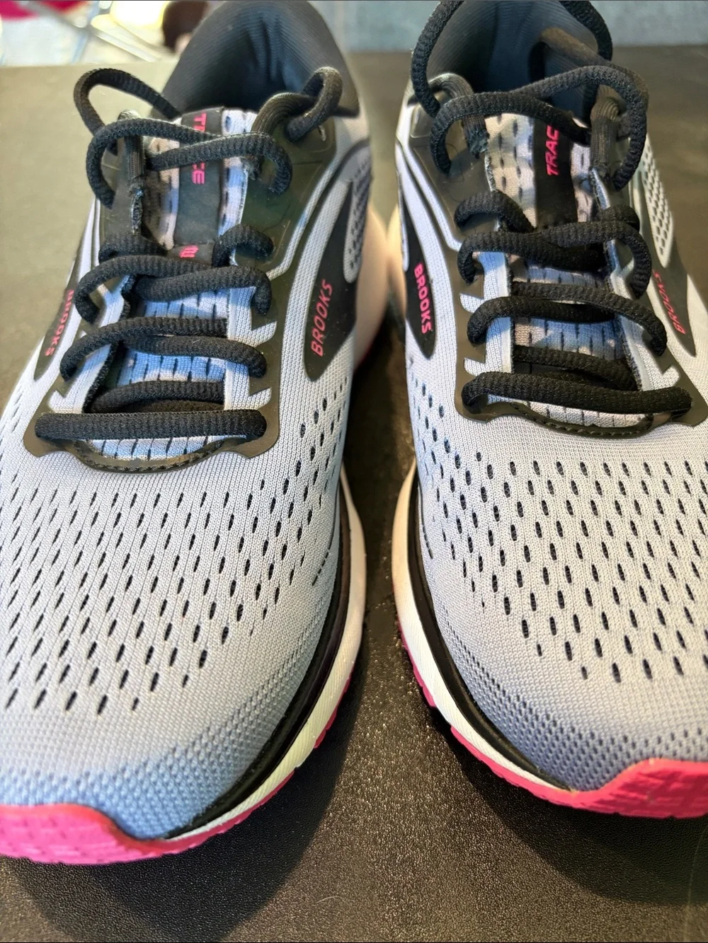 Brooks breathable light